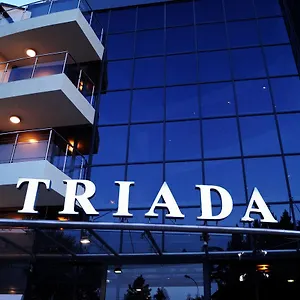 מלון Triada